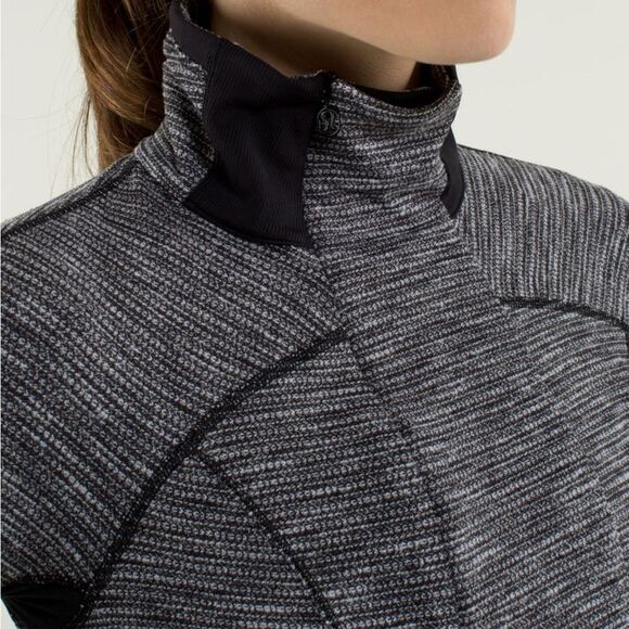 Lululemon Base Runner 1/2 Zip Pullover Size 10 Back and White Long Sleeve - Picture 2 of 8